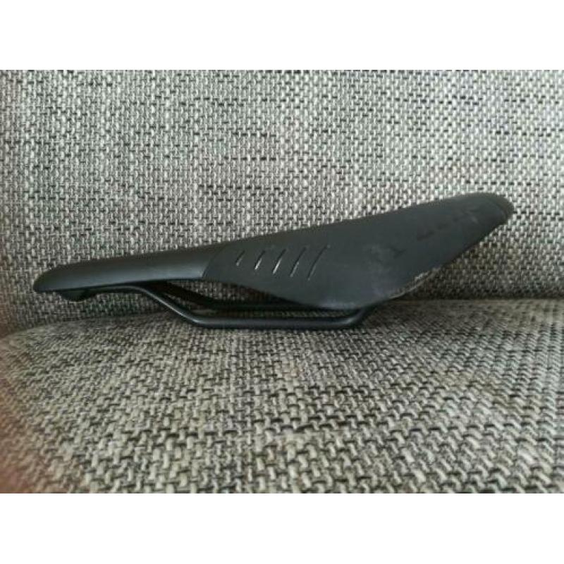 fizik r7 antares