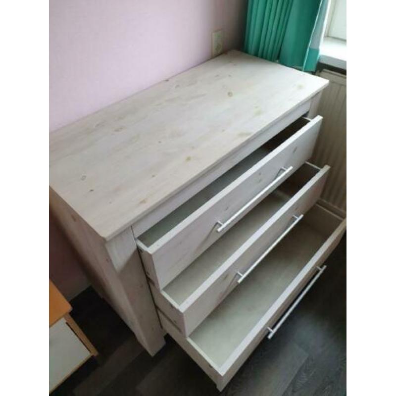 Bopita ledikant en commode