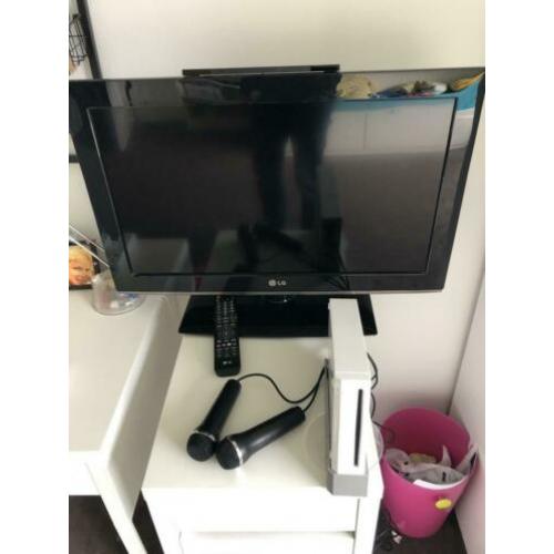 Goede Wii met 27 games, Flatscreen TV en veel toebehoren