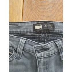 Levi's w29-l34