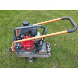 Te huur: Compacte Belle trilplaat
