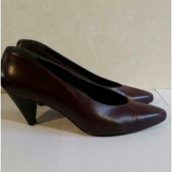 leren pumps van Fiordiluna, Italy in diep paars.