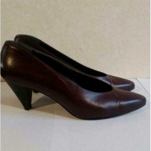 leren pumps van Fiordiluna, Italy in diep paars.