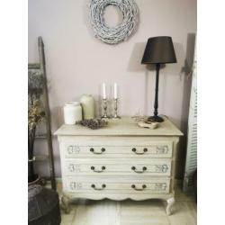 brocante Queen Ann kastje oud ladekastje landelijk interieur