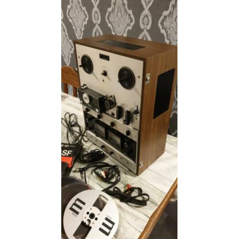 Oude Akai bandrecorder incl banden