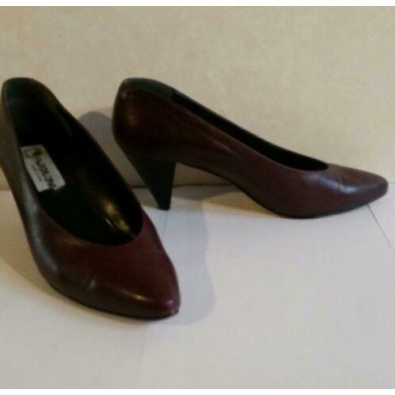 leren pumps van Fiordiluna, Italy in diep paars.