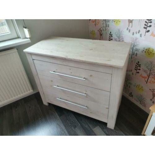Bopita ledikant en commode