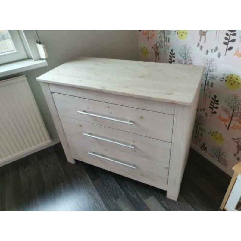 Bopita ledikant en commode