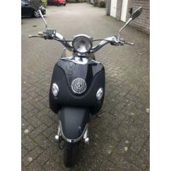 Znen scooter Retro mat zwart