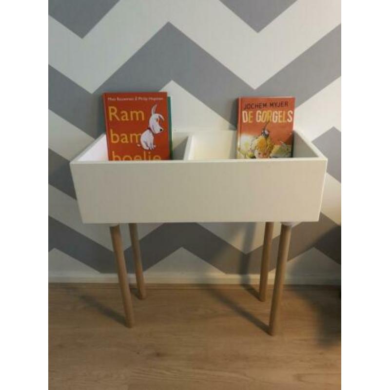 Boekenkastje boekentafeltje van Mano Woods