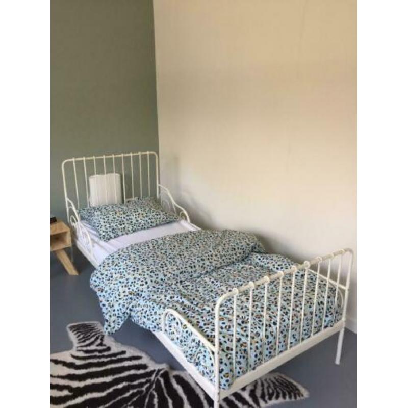 Ikea minnen meisjes bed meegroei