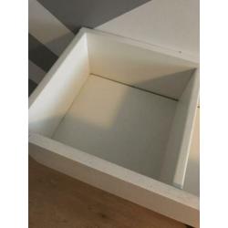 Boekenkastje boekentafeltje van Mano Woods
