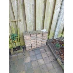 Trommelsteen bont 14 x 14 x 7 cm