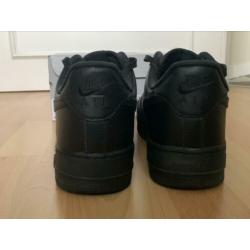 Nike air force 1 zwart 43