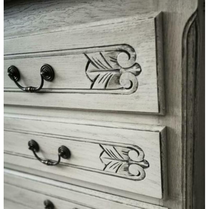 brocante Queen Ann kastje oud ladekastje landelijk interieur