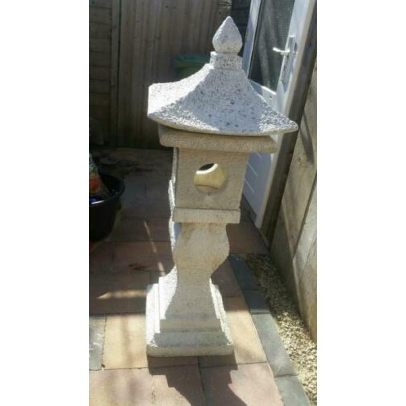 Te koop betonnen vogelhuis