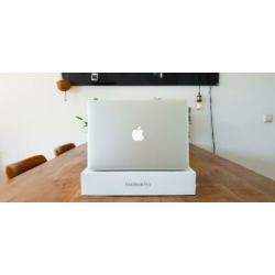 Macbook pro 13'' inch met gloednieuw scherm
