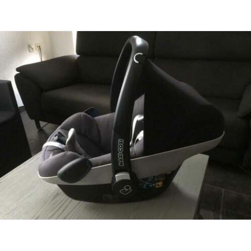Maxi cosi pebble plus + isofix adapter