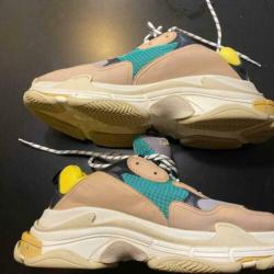 Balenciaga Triple s