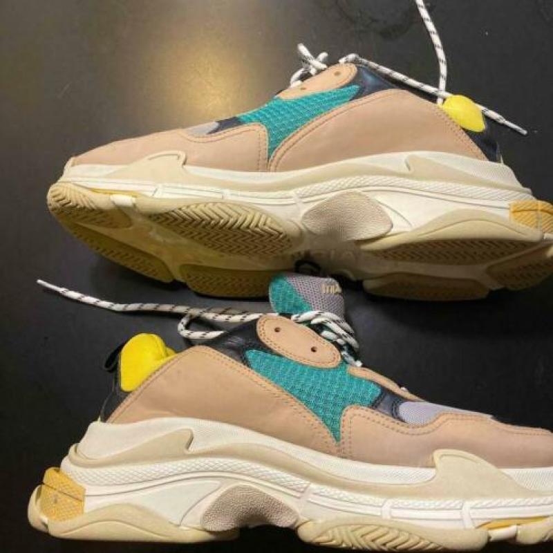 Balenciaga Triple s