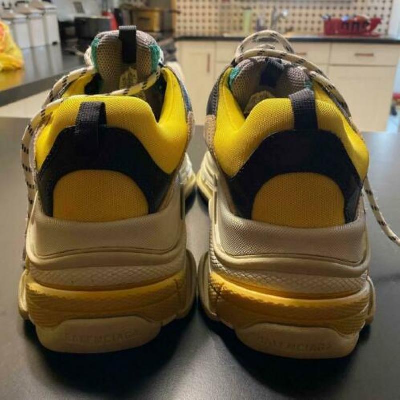 Balenciaga Triple s
