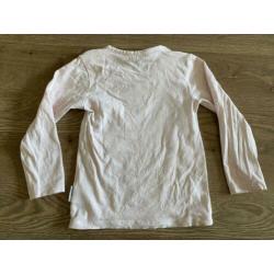 zacht roze shirtje van Noppies met tekst Petite maat 86