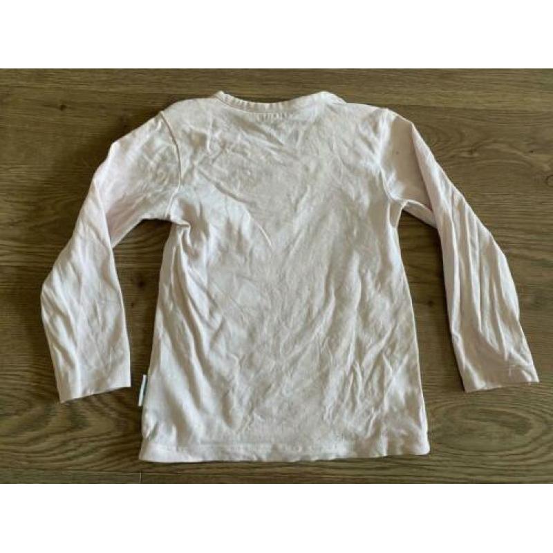 zacht roze shirtje van Noppies met tekst Petite maat 86