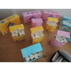 Diverse (on)geopende doosjes Libresse tampons plus tas etui
