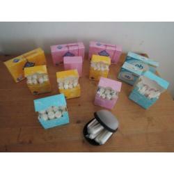 Diverse (on)geopende doosjes Libresse tampons plus tas etui