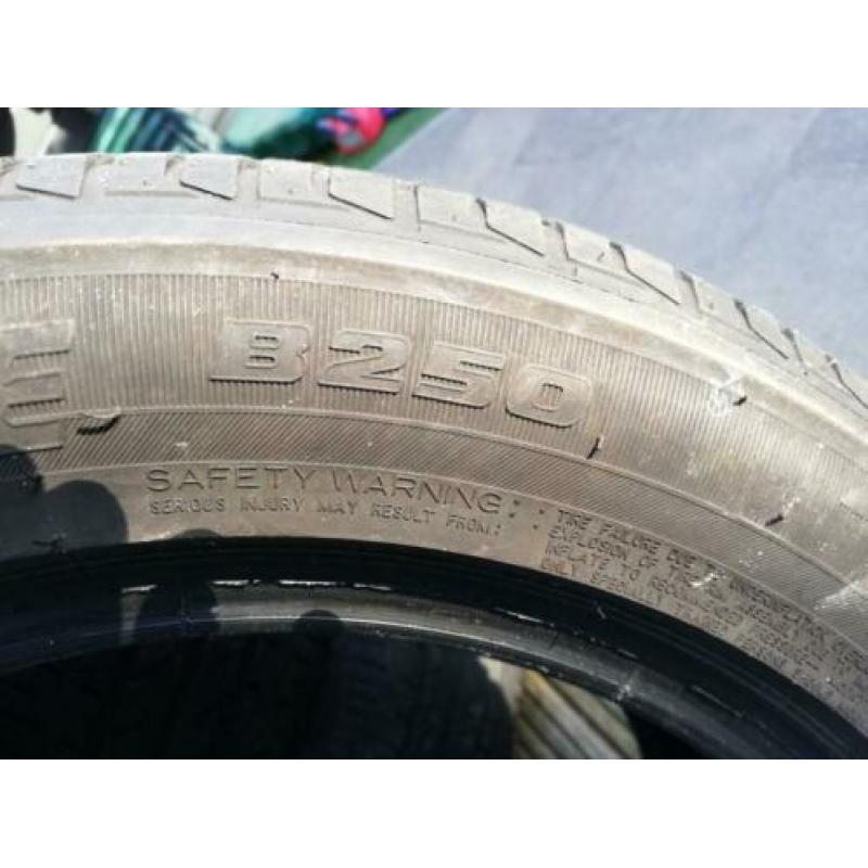 4 stuks Bridgestone B250 all season zonder velgen