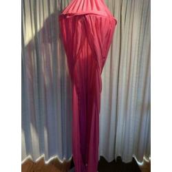 Roze klamboe met stevige standaard