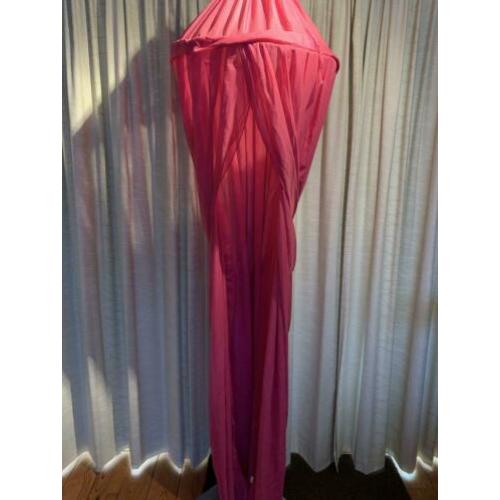 Roze klamboe met stevige standaard