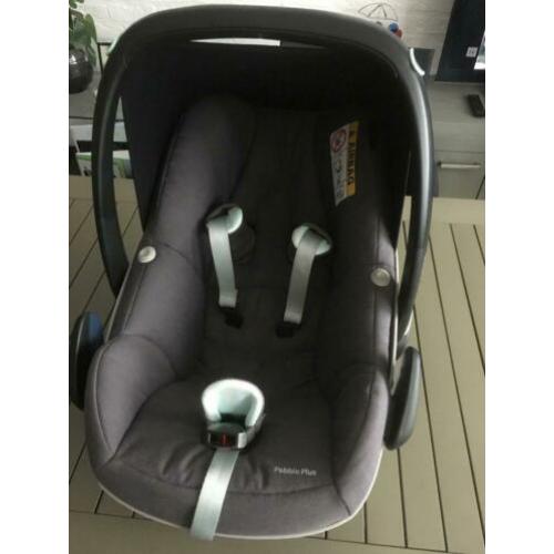 Maxi cosi pebble plus + isofix adapter