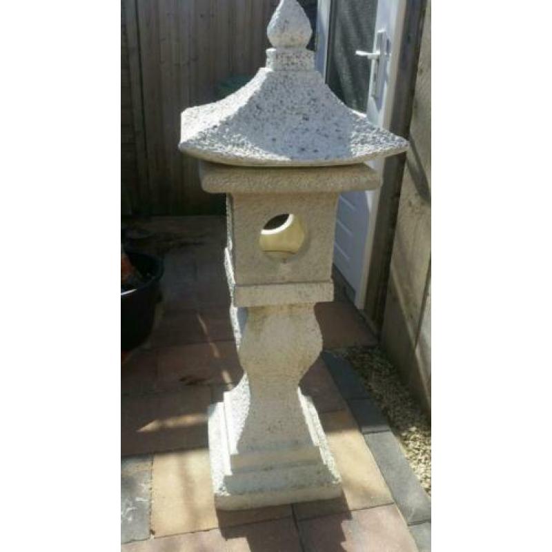 Te koop betonnen vogelhuis