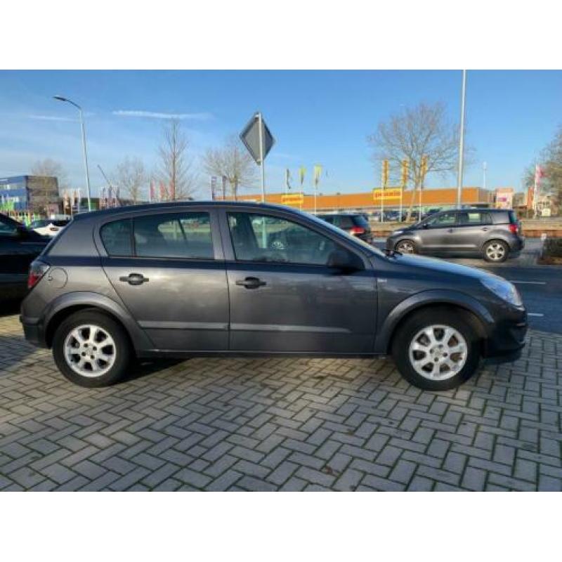 Opel Astra 1.4 Business (WGN00008)