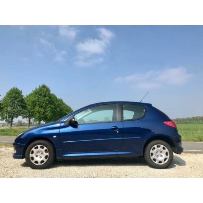 Peugeot 206 1.4 Air-line 3, BJ 2007, APK April 2021