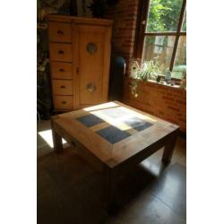 bijzondere teak houten salontafel met lavasteen en lade