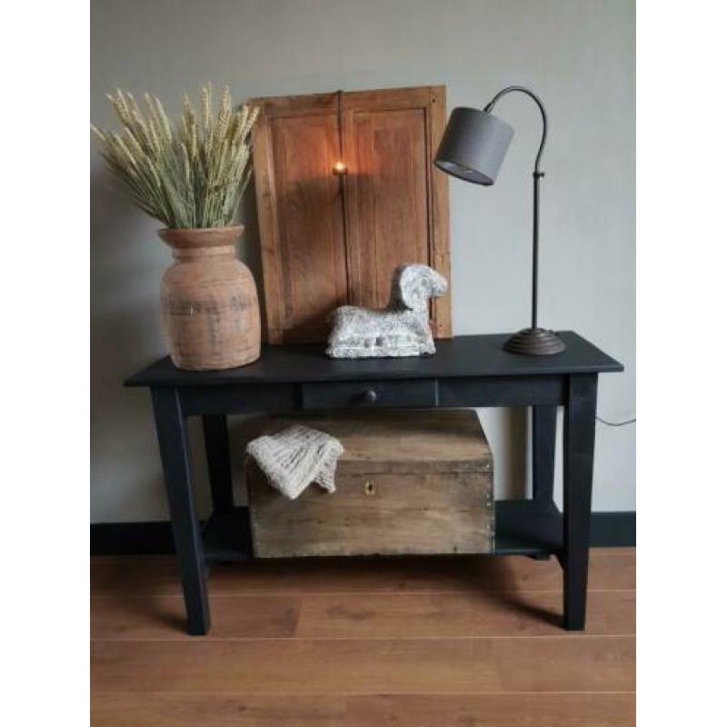 Side table in zwarte krijtverf