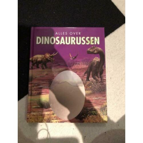 Boek over dinosaurussen