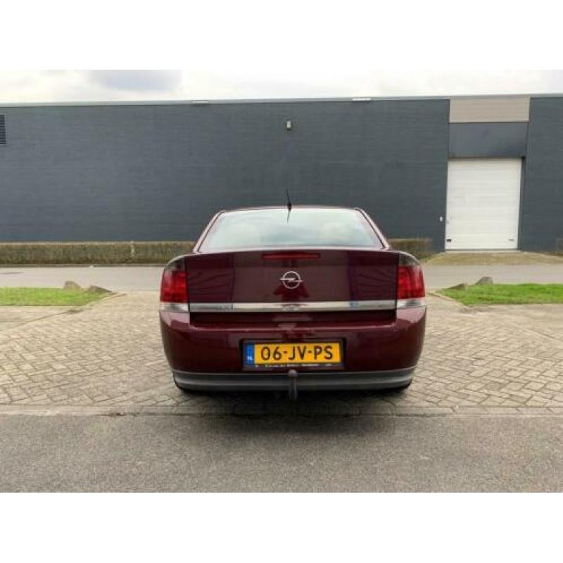 Opel Vectra 2.2-16V Elegance ?NAPAUT,NAVI,AIRCO,TREKHAAK,CRU