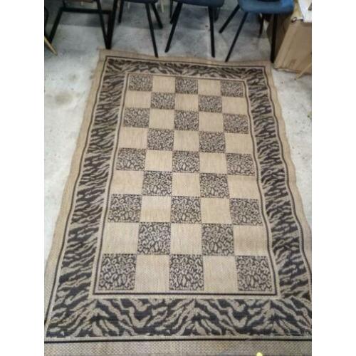 Vloerkleed 160×230 cm €29,- per stuk