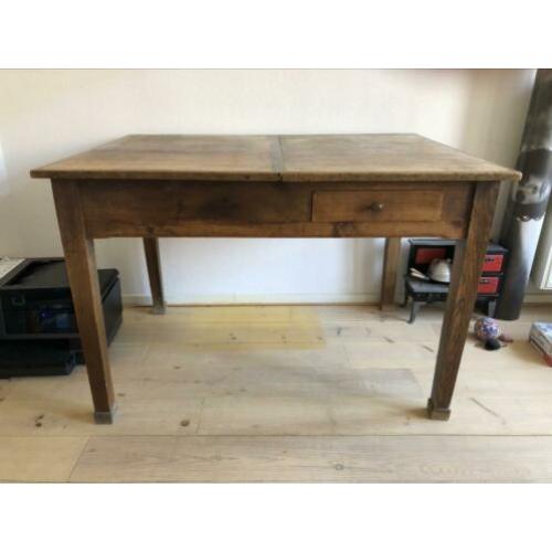 Antieke eiken eettafel (121,5x86x80)