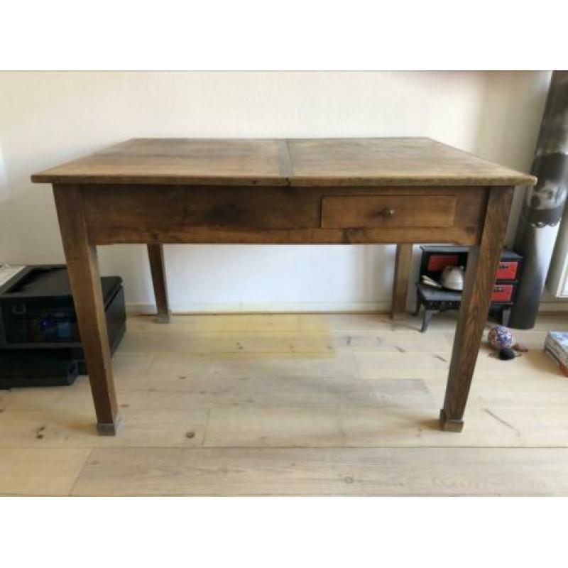 Antieke eiken eettafel (121,5x86x80)