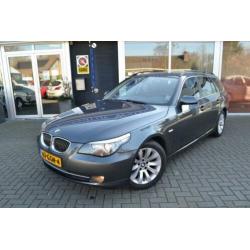 BMW 5 Serie Touring 523i B.Line automaat / NAVI / LEDER / TH