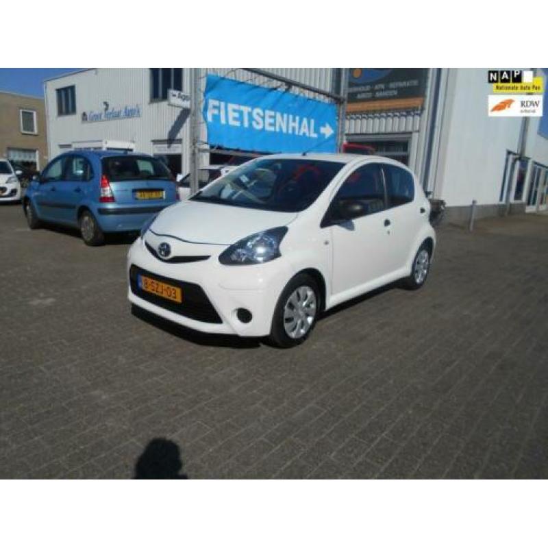 Toyota Aygo 1.0 VVT-i Now