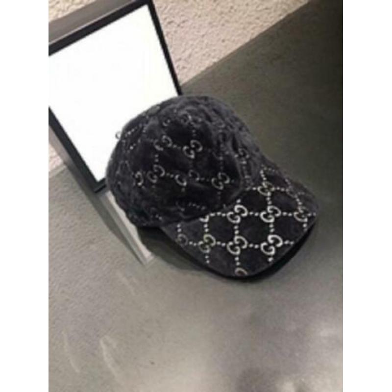 Gucci GG Velvet Cap