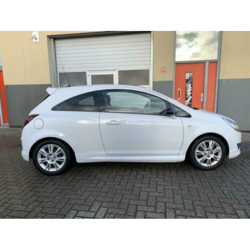 Opel Corsa 1.4-16V Color White Edition, Airco, Nieuwe APK