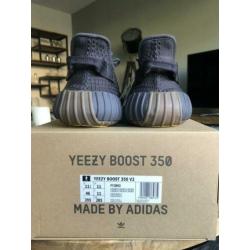 Yeezy Boost 350 V2 cinder maat 46 ( US 11,5 , UK 11 )
