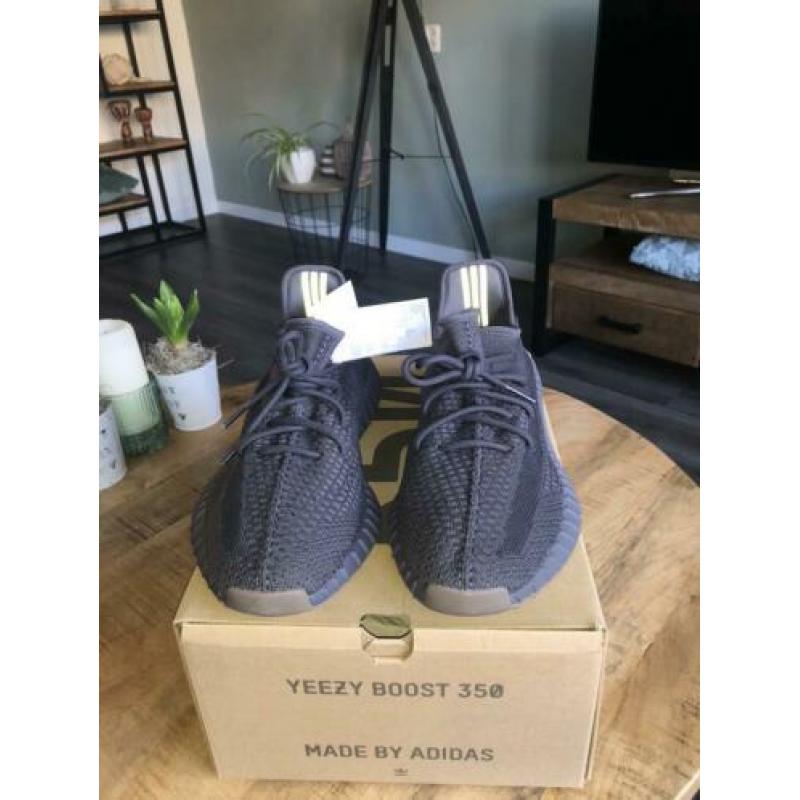 Yeezy Boost 350 V2 cinder maat 46 ( US 11,5 , UK 11 )