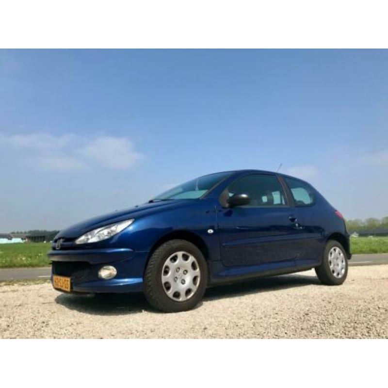 Peugeot 206 1.4 Air-line 3, BJ 2007, APK April 2021